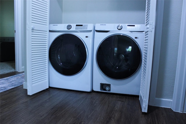 3910 Copeland St, Dallas, TX 75210 - washroom featuring wood finished floors and washing machine and dryer