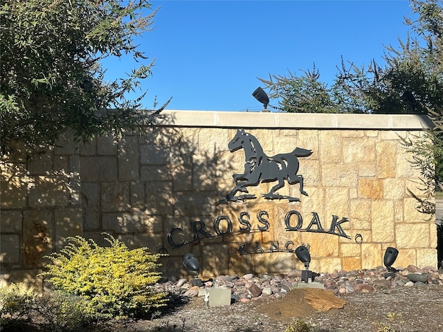 view of community / neighborhood sign