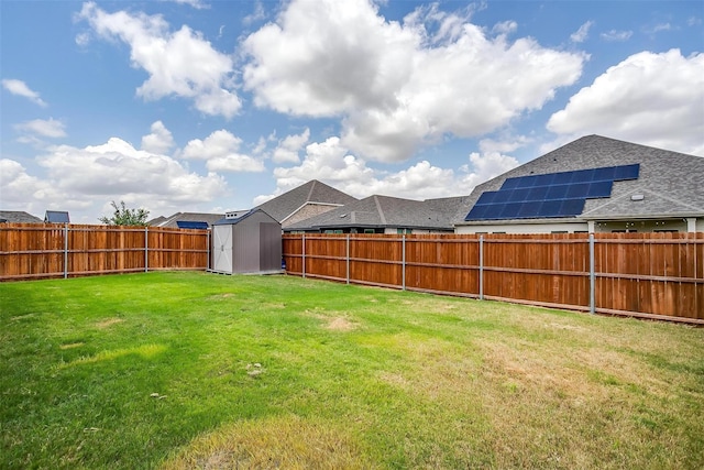 view of yard featuring a storage shed