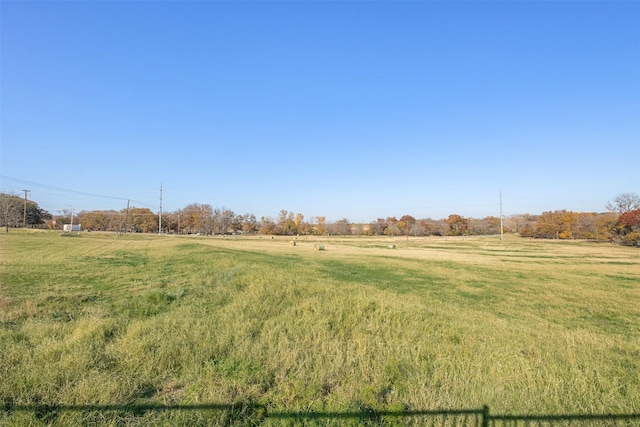 view of yard featuring a rural view