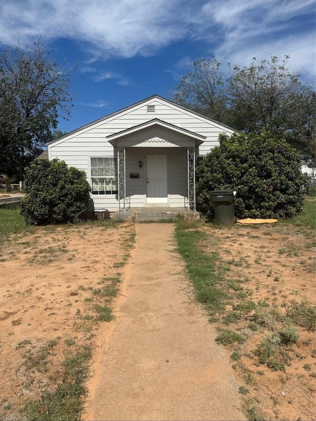 view of front of home featuring a porch