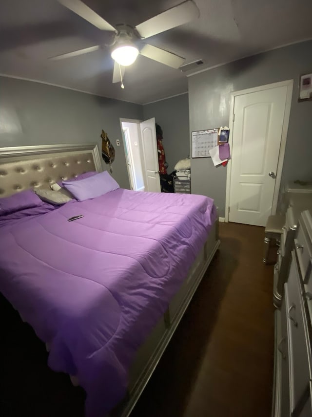 bedroom featuring ceiling fan