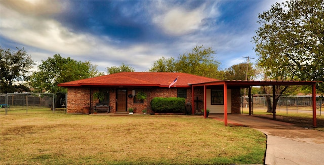 view of front of home with a front lawn