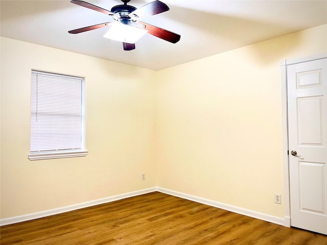 unfurnished room featuring wood-type flooring and ceiling fan