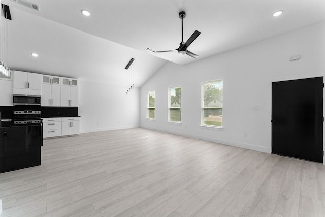 living room with lofted ceiling, light wood-type flooring, and ceiling fan