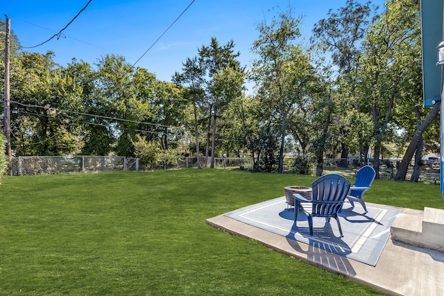 view of yard with a patio area