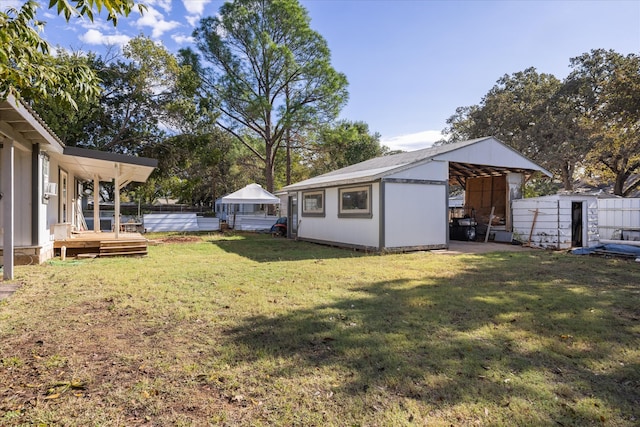 view of yard with a shed