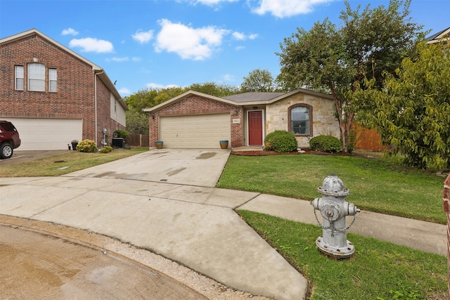 view of front of home featuring a front lawn