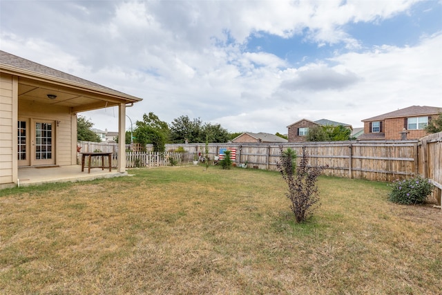 view of yard featuring a patio area