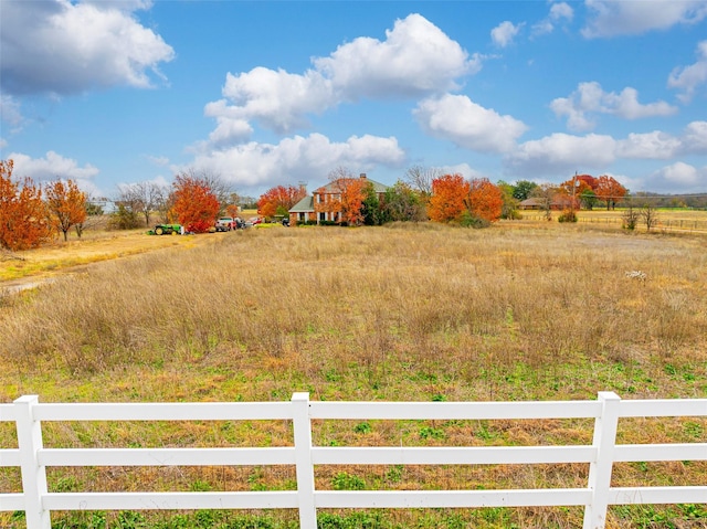 view of yard featuring a rural view