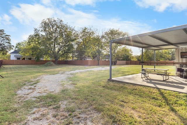 view of yard featuring a patio area