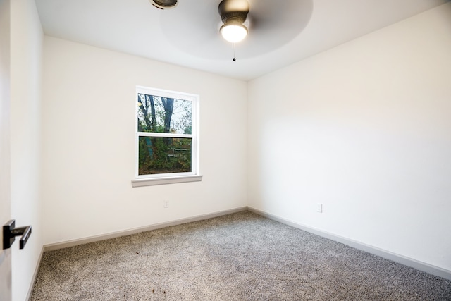 unfurnished room featuring carpet flooring and ceiling fan