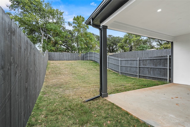 view of yard with a patio