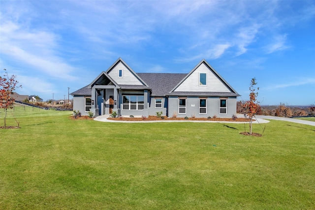 view of front of property with a front yard