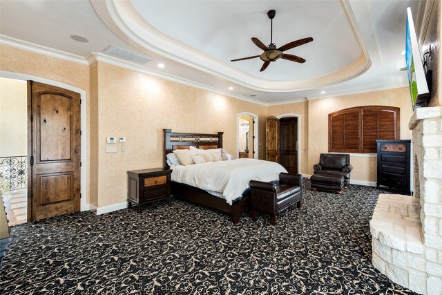 view of patio featuring an outdoor living space and ceiling fan