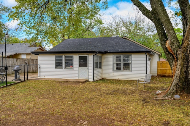 view of front of house with a front yard