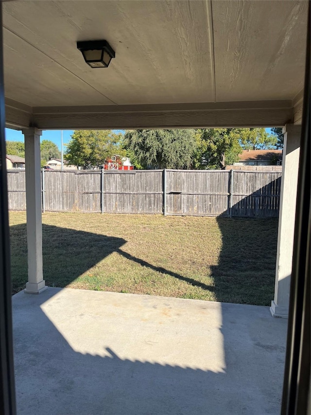 view of yard with a patio area