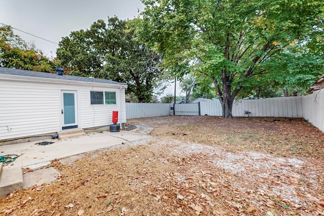 view of yard with a patio area