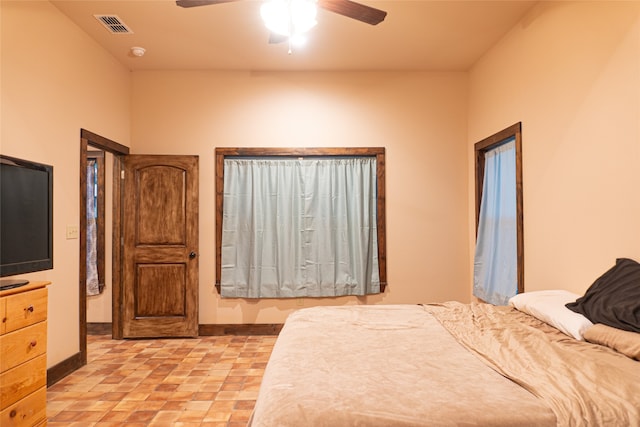 bedroom featuring ceiling fan