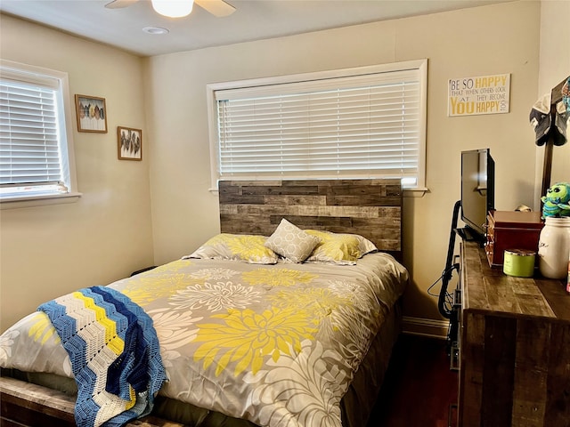 bedroom featuring ceiling fan