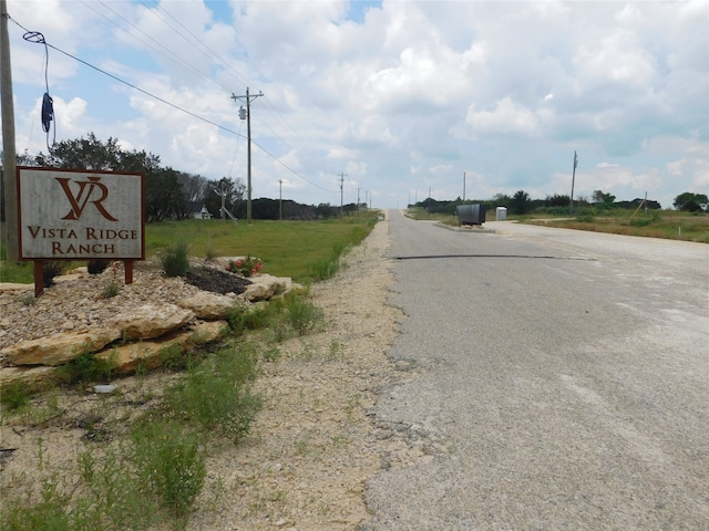 Listing photo 2 for 1011 Rose Ct, Glen Rose TX 76070