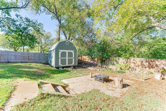 1401 Crescent Dr, Sherman, TX 75092 - view of yard with a storage unit and an outdoor structure