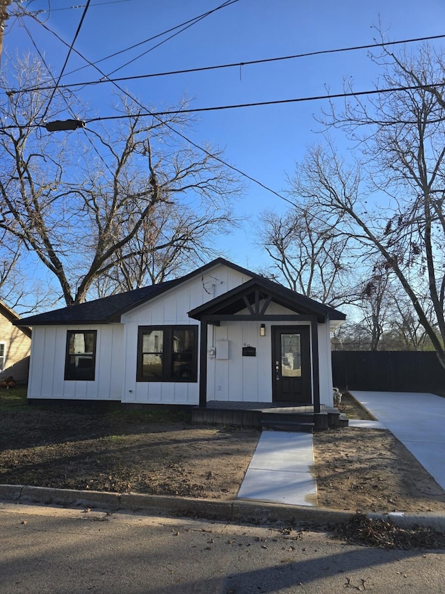 view of front of house