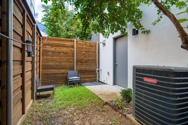 view of yard featuring central AC unit