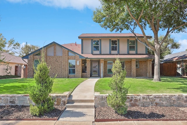 view of front of home featuring a front yard