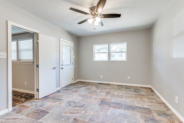 empty room with ceiling fan