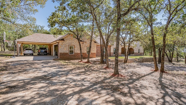 view of front facade featuring a carport