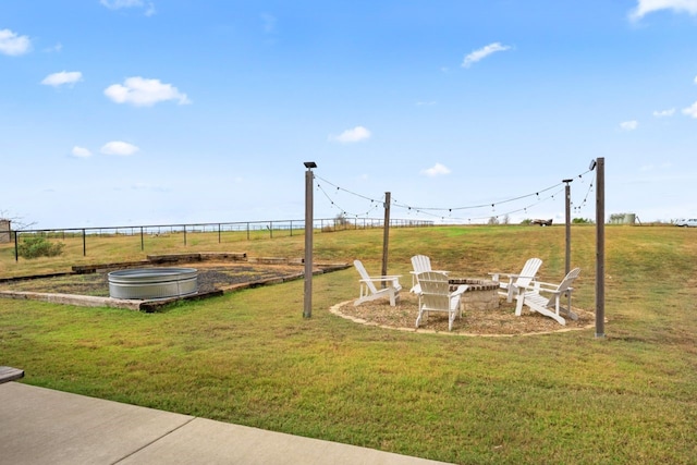 view of yard featuring a rural view