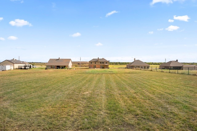 view of yard featuring a rural view