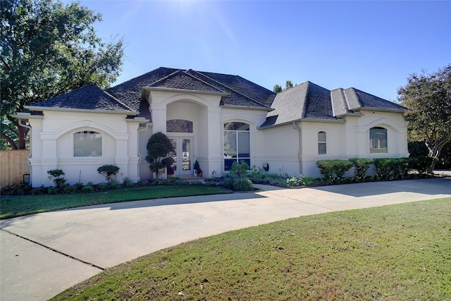 view of front of property with a front lawn