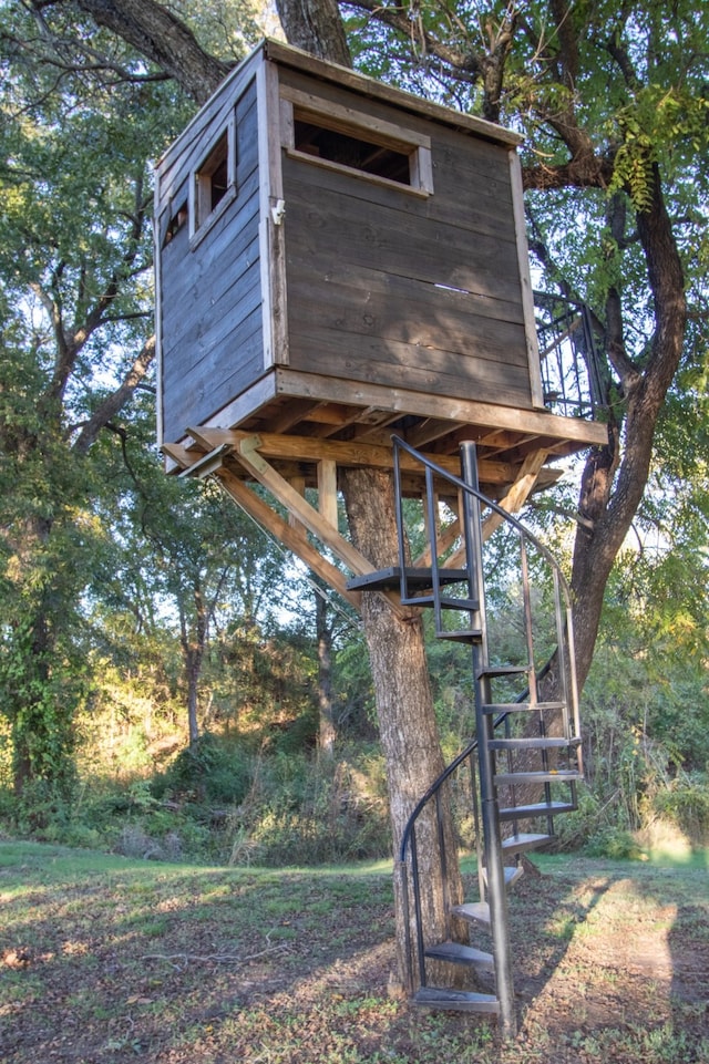 view of outbuilding