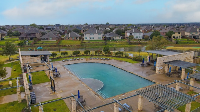 view of swimming pool