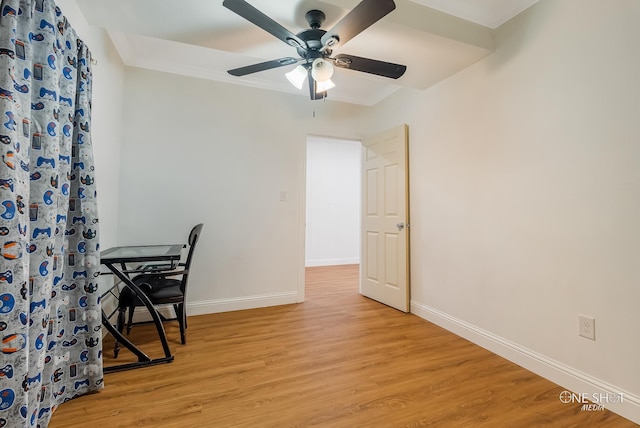 dining space featuring light hardwood / wood-style flooring, ceiling fan, and crown molding