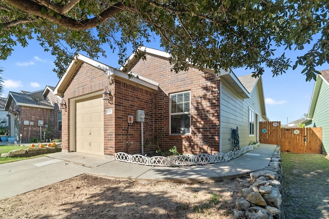 view of front facade featuring a garage