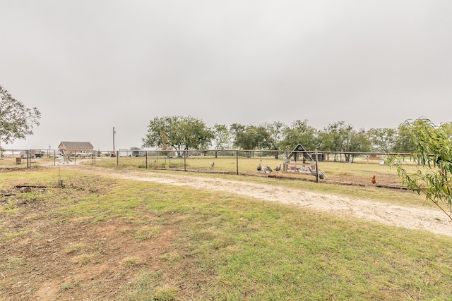 view of yard featuring a rural view