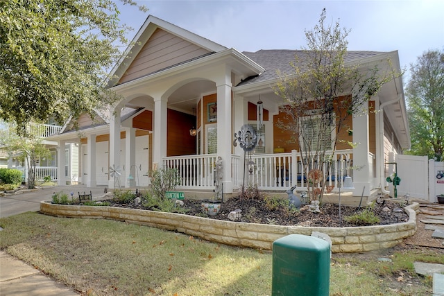 view of front of property featuring a porch