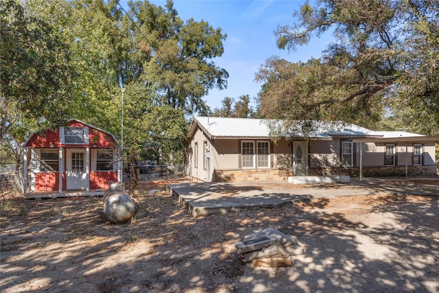 view of front of home featuring a porch