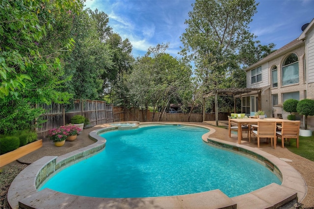 6002 Baldcypress Ct, Garland, TX 75043 - view of pool featuring a pergola, a fenced backyard, a patio, and a pool with connected hot tub