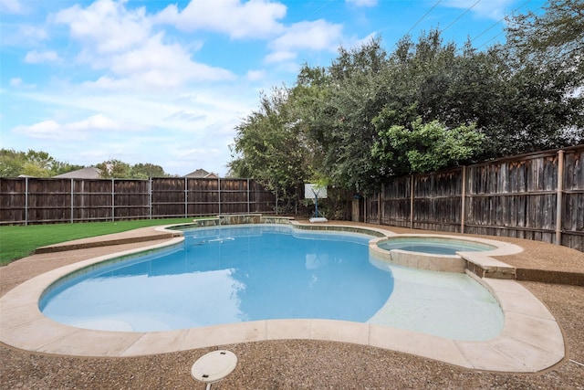 6002 Baldcypress Ct, Garland, TX 75043 - view of swimming pool with a fenced backyard and a pool with connected hot tub