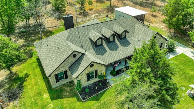 view of front of property with a front lawn