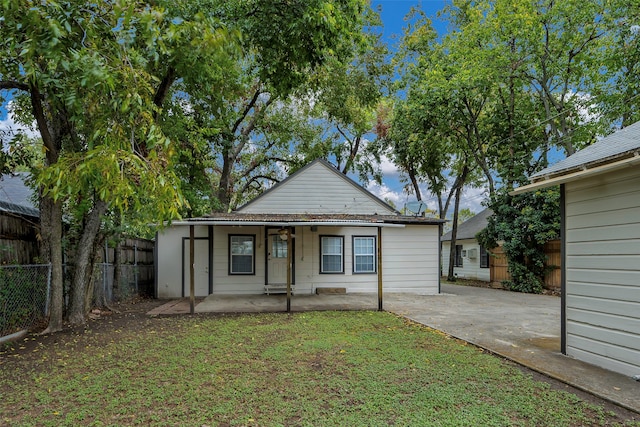 view of front of home with a front lawn