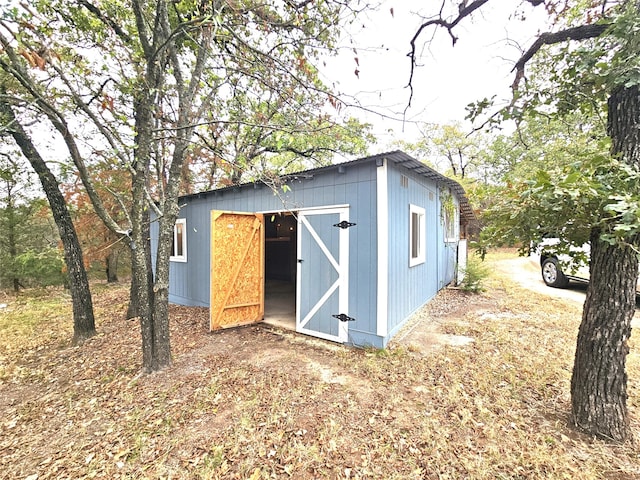 view of outbuilding