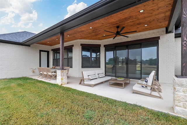 view of patio with ceiling fan