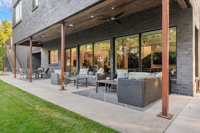 view of patio featuring outdoor lounge area and ceiling fan