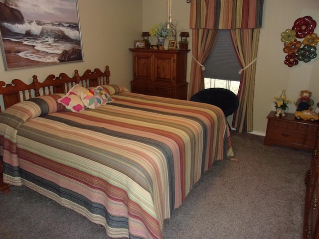 view of carpeted bedroom