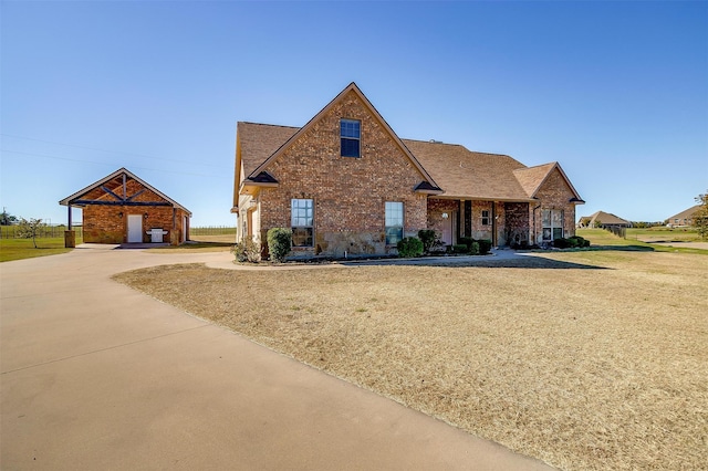 view of front of property with a front yard